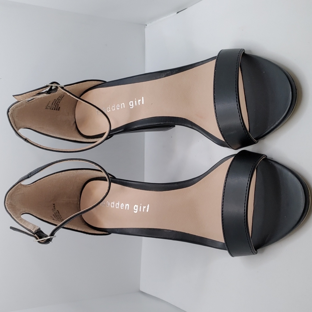 Madden Girl Beella Black Sandals Size 7.5